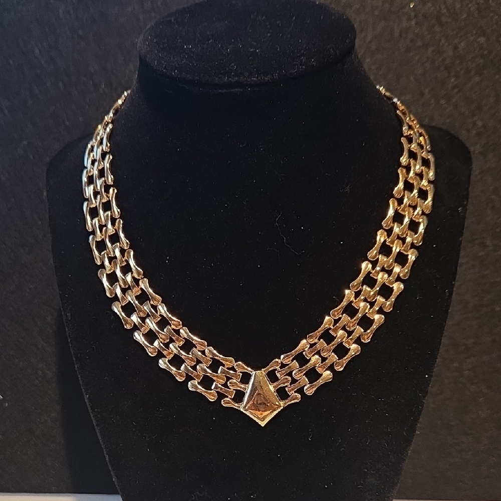 Elegant Gold Chain Necklace 16 Inches
